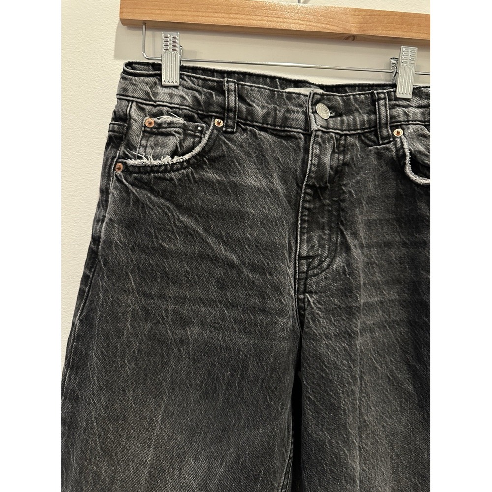 Zara Women's High Rise Straight Leg Jeans Black Wash Distressed Hem Size 4 - Picture 2 of 12
